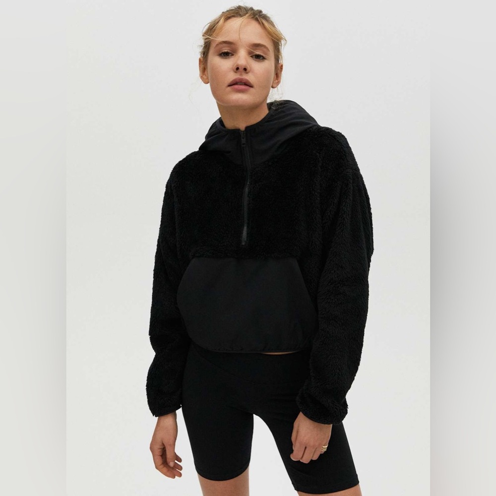 ◾️Aritzia TNA Keaton Hoodie